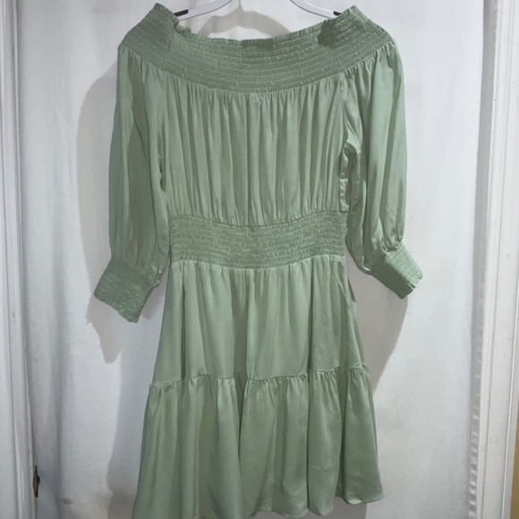 Gianni Bini Smocked Tiered A-Line Dress Sz S Blouson Sleeve Off-the-Shoulder - Picture 6 of 8